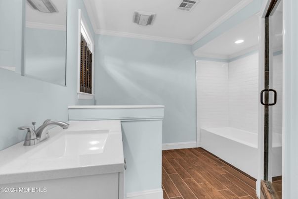 Bathroom, Interior, Recessed Lighting, Wood Texture Flooring