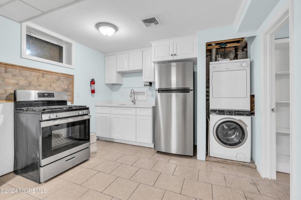 Interior, Kitchen, Stainless Steel Appliances, Utility Closets, Washer