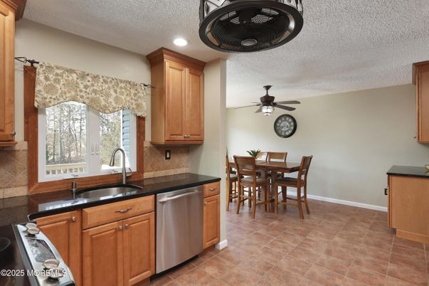 Dining room, Interior, Kitchen, Recessed Lighting