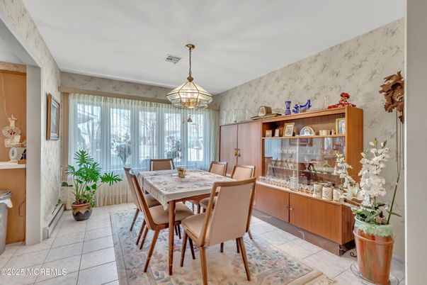 Dining room, Interior