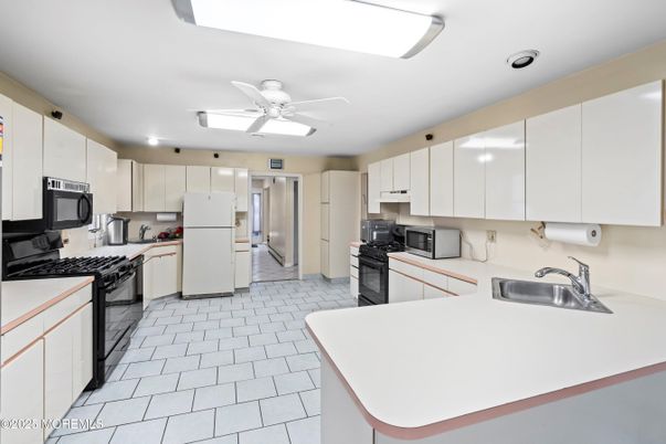 Interior, Kitchen, Recessed Lighting