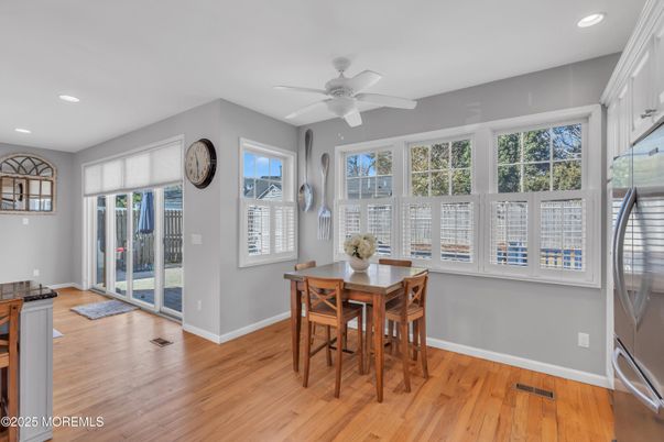 Dining room, Interior, Recessed Lighting, Wood Texture Flooring