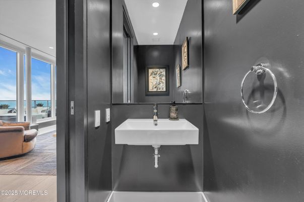 Bathroom, Interior, Recessed Lighting, Water