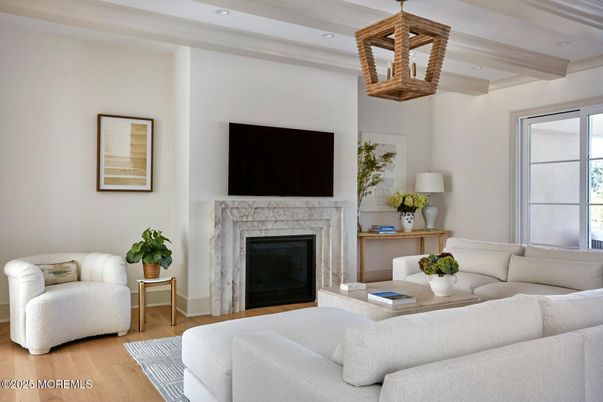 Fireplace, Interior, Living room, Pendant Lights, Recessed Lighting, Wood Texture Flooring
