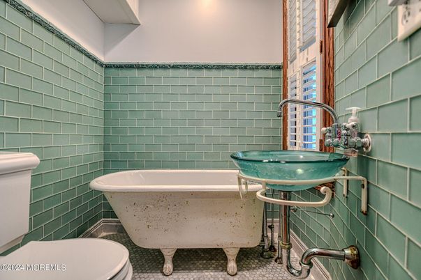 Bathroom, Free Standing Baths, Interior