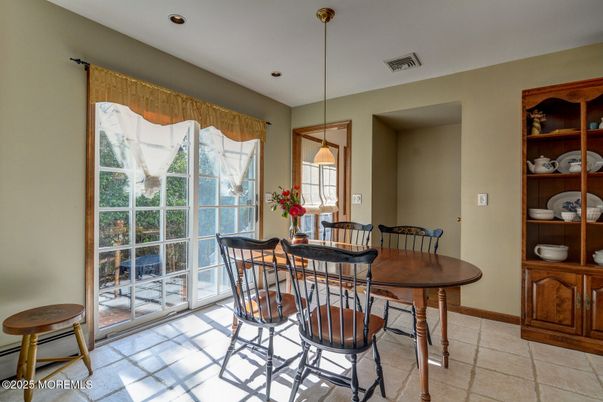 Dining room, Interior, Pendant Lights, Recessed Lighting