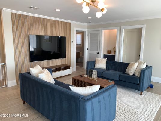 Interior, Living room, Pendant Lights, Recessed Lighting, Wood Texture Flooring