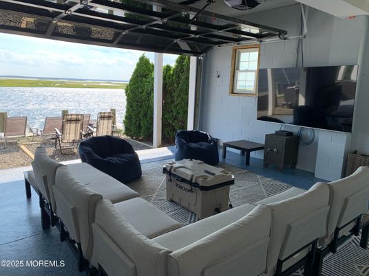 Interior, Living room, Water