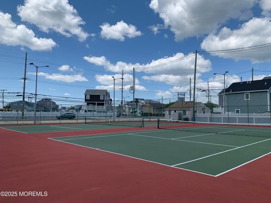 Exterior, Tennis Courts