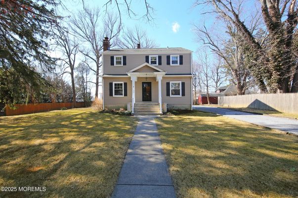 Backyard, Exterior, Facade, Raised Ranch