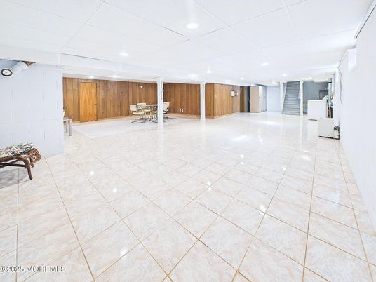 Dining room, Interior, Recessed Lighting