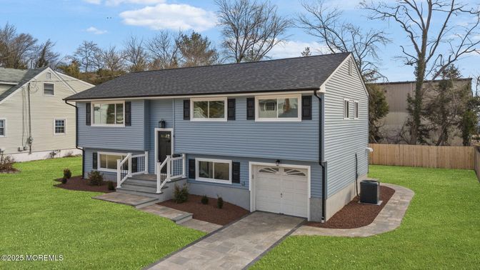 Attached, Exterior, Facade, Raised Ranch
