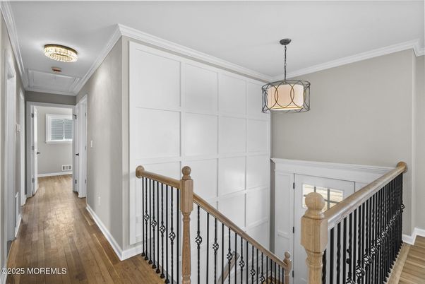 Interior, Pendant Lights, Wood Texture Flooring