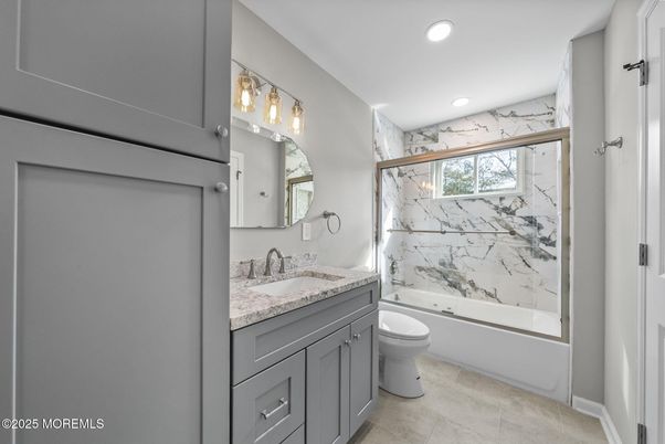 Bathroom, Interior, Marble Walls, Recessed Lighting