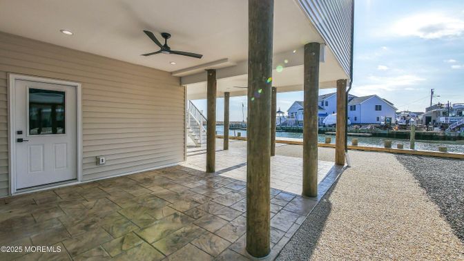 Exterior, Recessed Lighting, Water