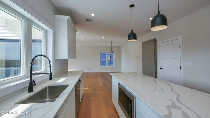 Interior, Kitchen, Pendant Lights, Recessed Lighting, Wood Texture Flooring