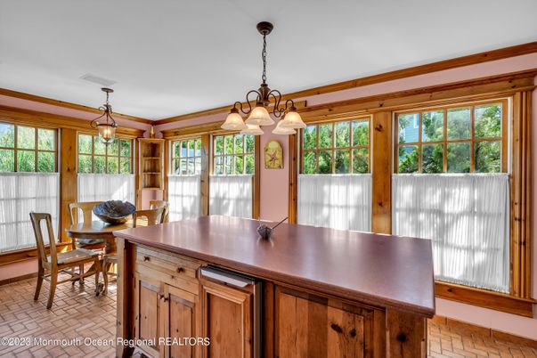 Chandelier, Dining room, Interior, Pendant Lights