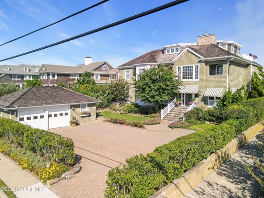 Detached Garage, Exterior, Facade, Mediterranean