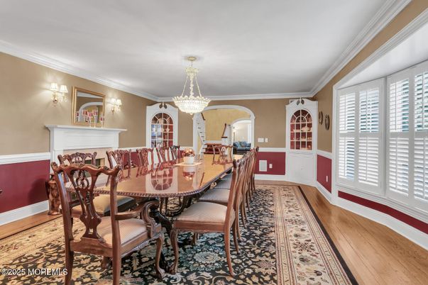 Chandelier, Dining room, Fireplace, Interior, Wood Texture Flooring