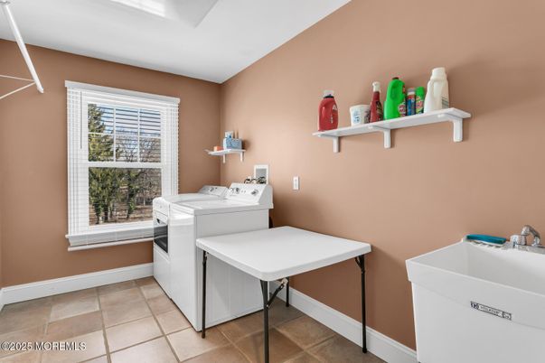 Interior, Washer