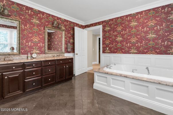 Bathroom, Dual Sink Vanities, Interior
