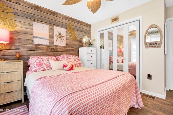 Bedroom, Interior, Wood Texture Flooring, Wooden Walls