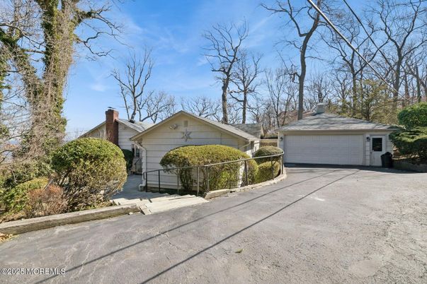 Detached Garage, Exterior
