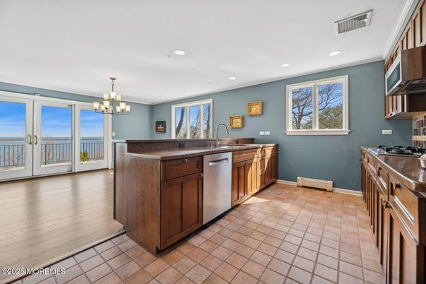 Chandelier, Interior, Kitchen, Recessed Lighting, Stainless Steel Appliances