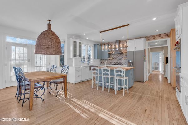 Dining room, Interior, Kitchen, Pendant Lights, Recessed Lighting, Wood Texture Flooring