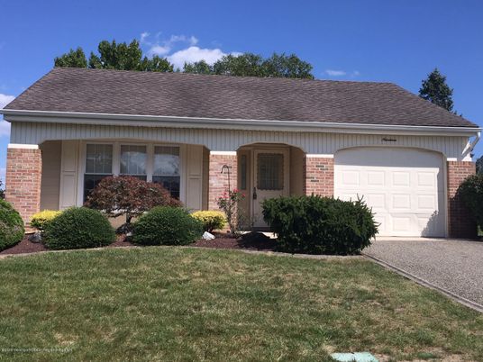 Attached, Exterior, Facade, Brick Facade, Ranch