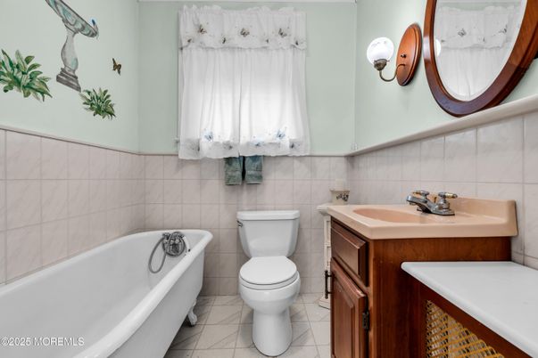 Bathroom, Free Standing Baths, Interior