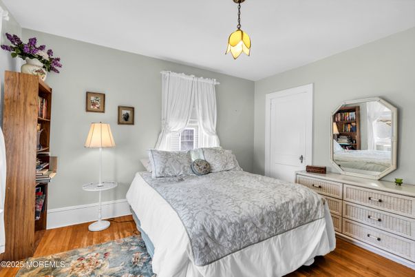Bedroom, Interior, Pendant Lights, Wood Texture Flooring