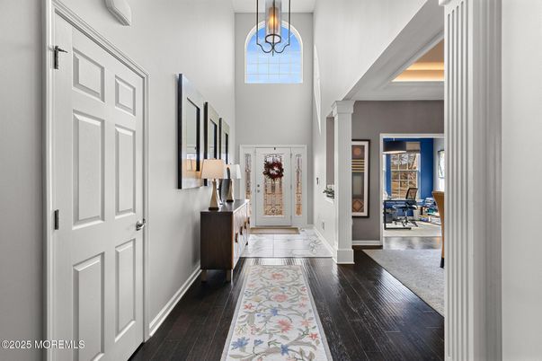 Interior, Pendant Lights, Wood Texture Flooring