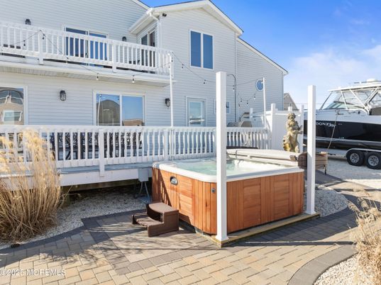Exterior, Hot Tub