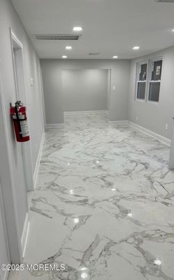 Empty room, Interior, Marble, Recessed Lighting