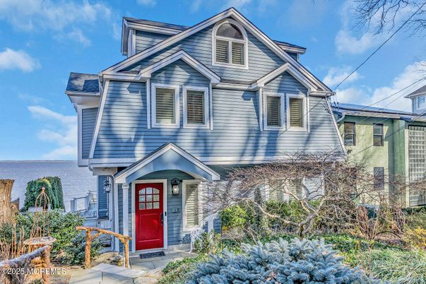 Exterior, Facade, Water, Queen Anne Victorian