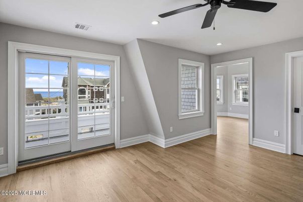 Empty room, Interior, Recessed Lighting, Water, Wood Texture Flooring