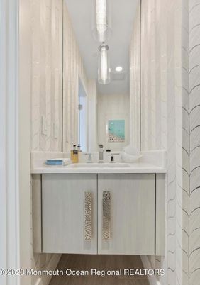 Bathroom, Interior, Pendant Lights, Recessed Lighting, Wood Texture Flooring