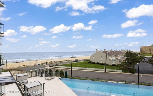 Exterior, Pool, Water