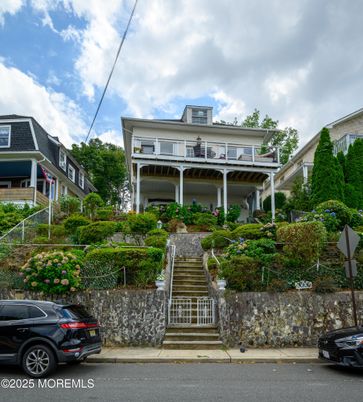 Exterior, Facade, Queen Anne Victorian