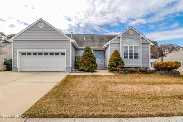 Attached, Exterior, Facade, Farmhouse