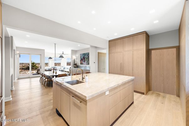 Dining room, Interior, Kitchen, Pendant Lights, Recessed Lighting, Wood Texture Flooring