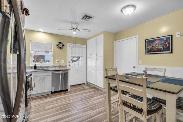 Dining room, Interior, Kitchen, Recessed Lighting, Wood Texture Flooring