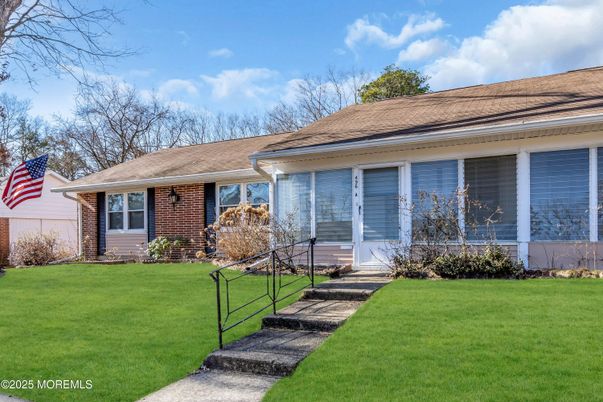 Exterior, Facade, Brick Facade, Ranch