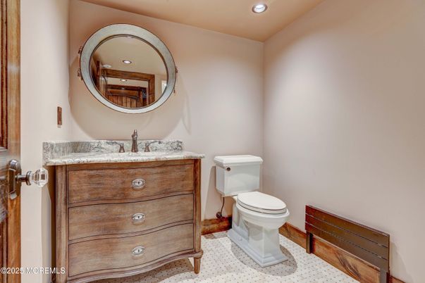 Bathroom, Interior, Recessed Lighting