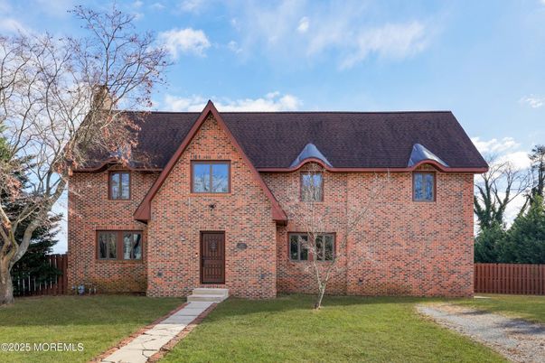 Exterior, Facade, Brick Facade, Brick Traditional