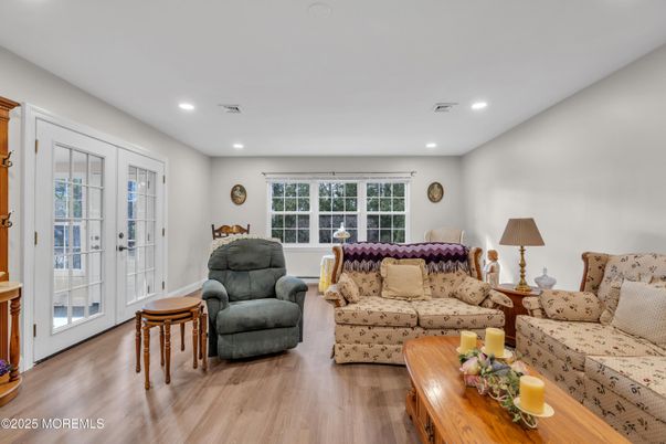 Interior, Living room, Recessed Lighting, Wood Texture Flooring