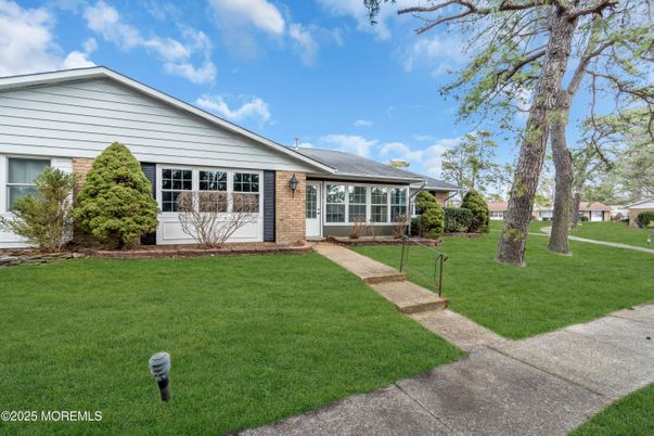 Exterior, Facade, Brick Facade, Ranch
