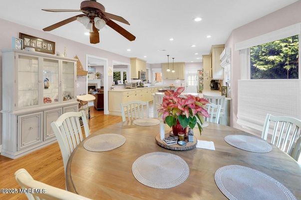 Dining room, Interior, Kitchen, Pendant Lights, Recessed Lighting, Wood Texture Flooring
