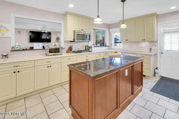 Interior, Kitchen, Pendant Lights, Recessed Lighting